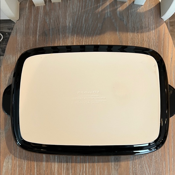 KitchenAid Rectangular Baker with Lid/Trivet - Picture 5 of 14